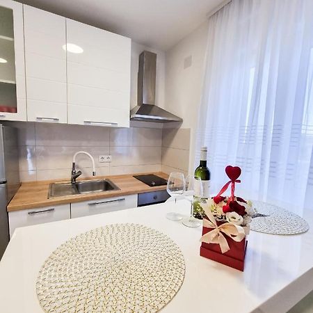 Apartment Ane 2 Tisno Exteriör bild