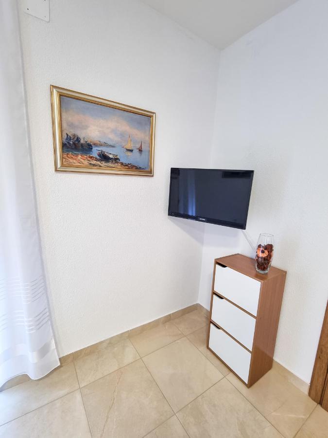 Apartment Ane 2 Tisno Exteriör bild